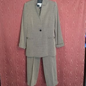 DON CASTER 2 PIECE PANTS SET WOMEN'S SIZE 8